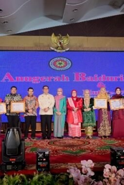Bupati Bengkalis Raih Anugerah Baiduri Ke-14, Wujud Apresiasi Perempuan untuk Perempuan