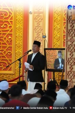 Dari Mimbar Idul Fitri, Syafaruddin Poti Ajak Warga Rohul Tingkatkan Kepedulian Sosial