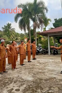 Senin Pagi Pemerintah Desa Pedekik Laksanakan Apel Sebelum Mulai Aktivitas